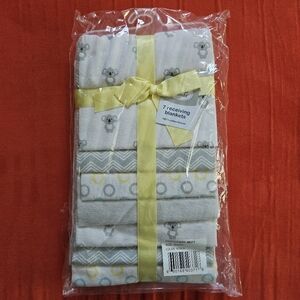 Luvable Friends Koala Receiving Blankets 7 Pack - NWT